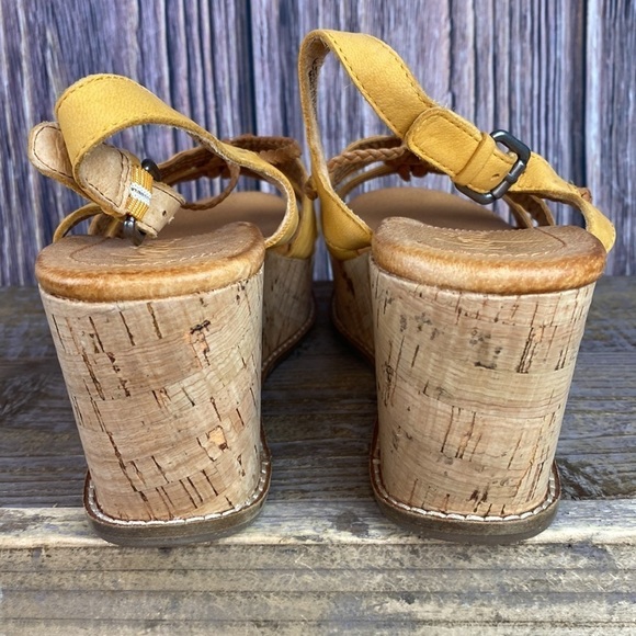 Naya Nalisha Mustard Yellow Leather Sandals- Size 7.5 - Picture 4 of 14